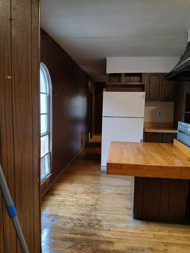 Building Photo - 2800 Miner St