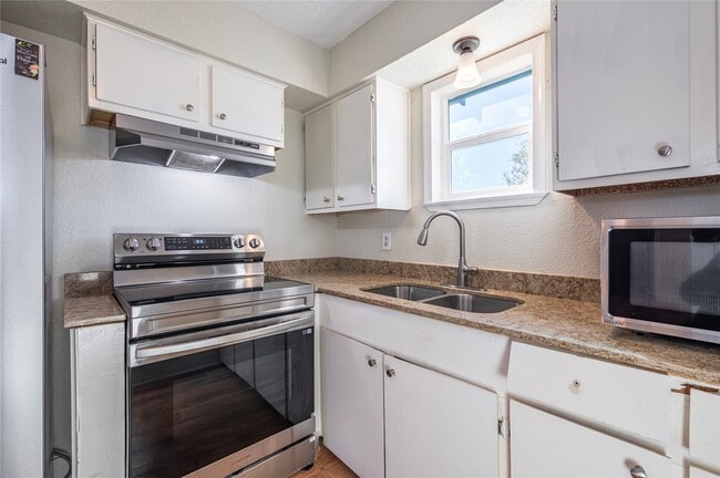 Building Photo - 13109 FM1764