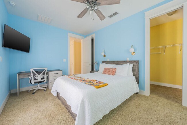 Building Photo - Fully Furnished Jax Beach Townhome
