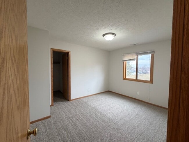 Building Photo - Large 4 bedroom house in SW Lincoln