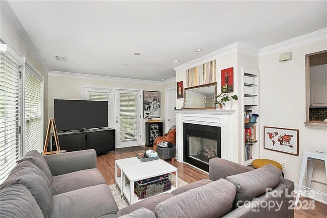 Building Photo - 1140 W 1st St