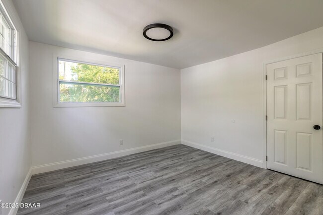 Building Photo - 138 Kingston Ave