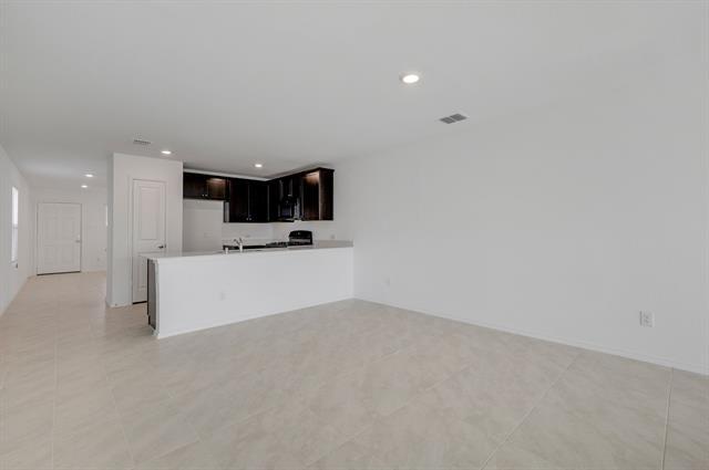 Building Photo - 2625 Kingsman Dr