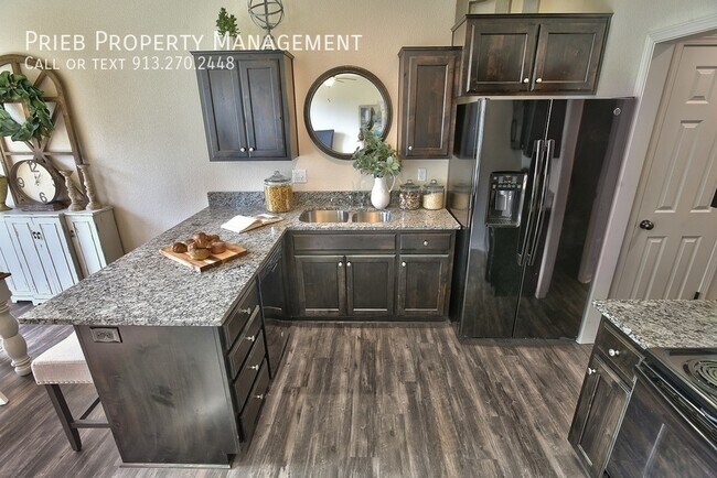 Building Photo - 8764 Inkster St