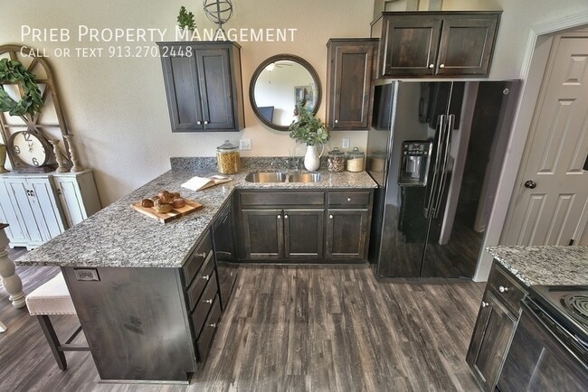 Building Photo - 8788 Inkster St