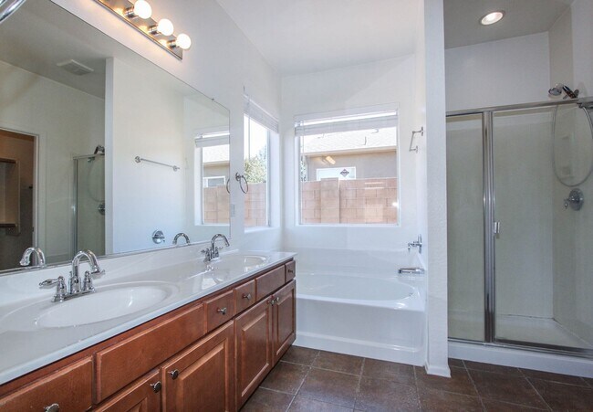 Building Photo - 3 bed 2 bath Pronghorn Ranch Home