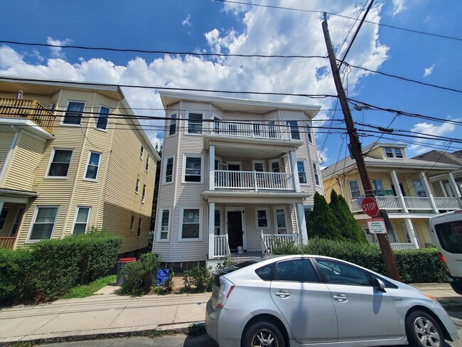 Building Photo - 31 Faywood Ave