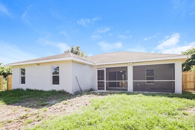 Building Photo - 347 Western Ave S