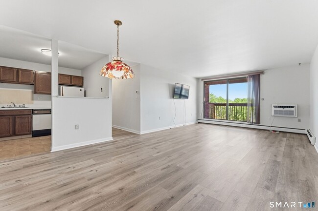 Building Photo - 2316 Cromwell Hills Dr