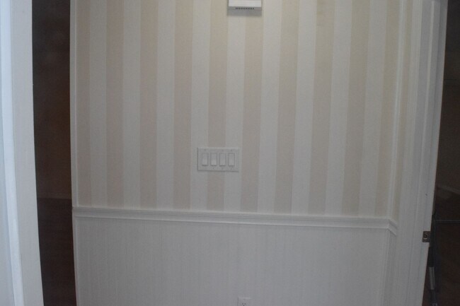 Building Photo - 1118 Apple Terrace