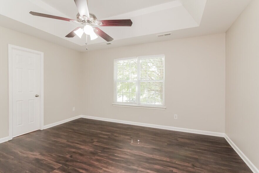Building Photo - 4013 Fifendrum Ln