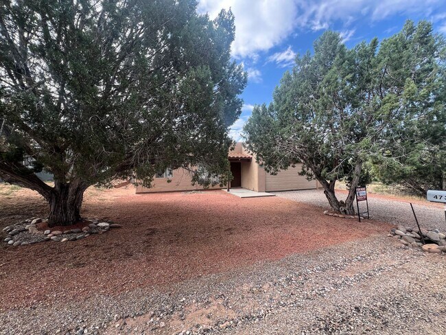 Building Photo - HOUSE - RIMROCK/MONTEZUMA