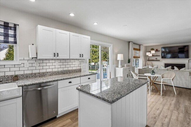 Building Photo - 7338 Argonne Dr