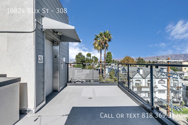 Building Photo - 10824 Blix St