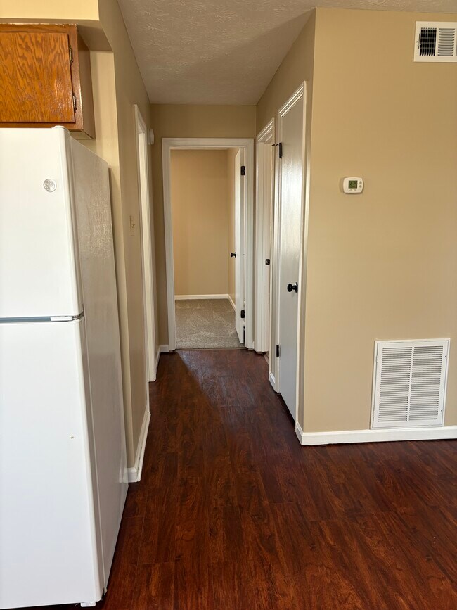 Building Photo - 721 Bethany Ct