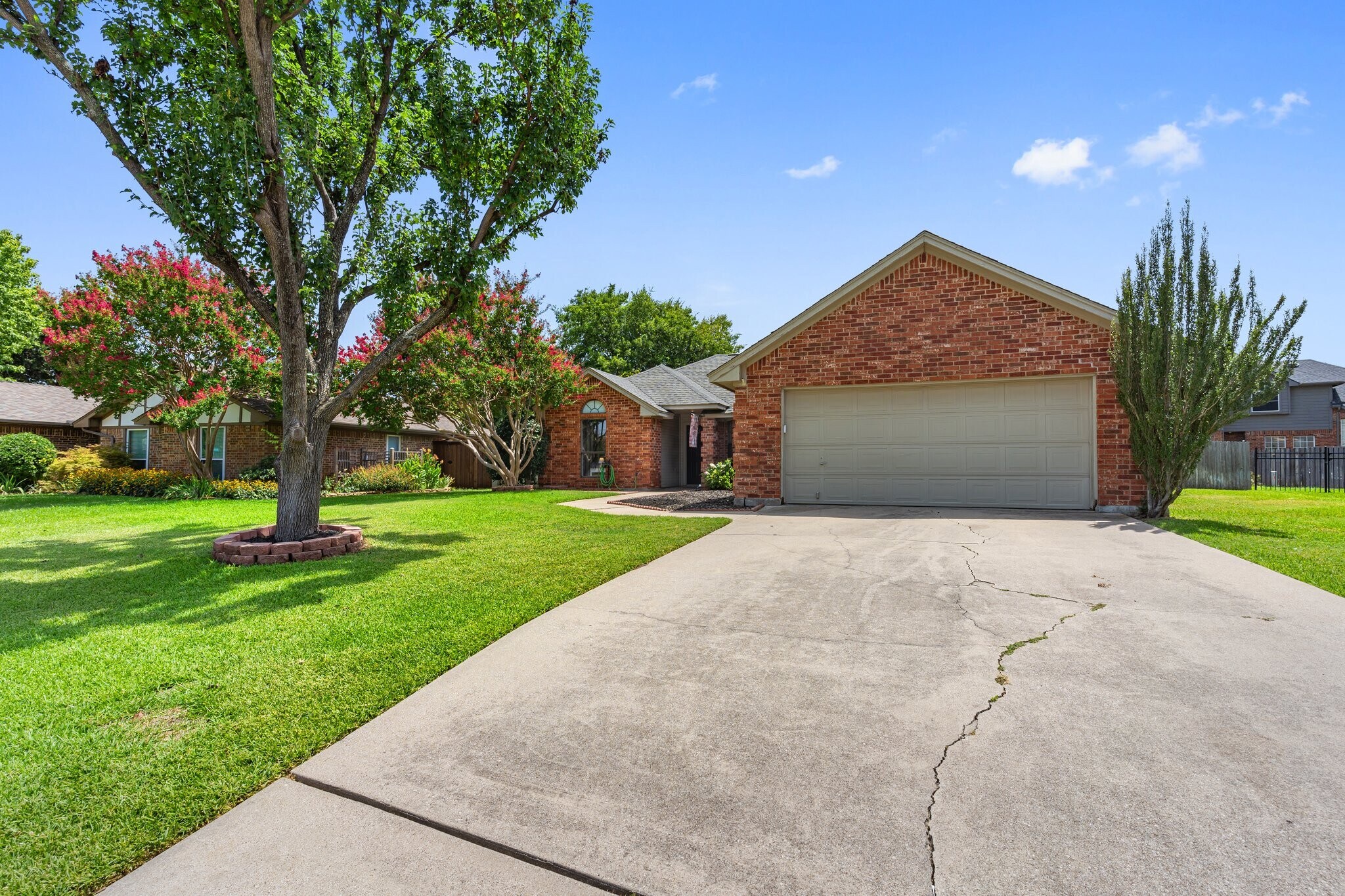 Building Photo - 19 Alamosa Dr