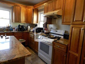 Building Photo - Large Apartment in Allston, Students Welcome! Pets Friendly. Laundry on a Site, Parking for Rent