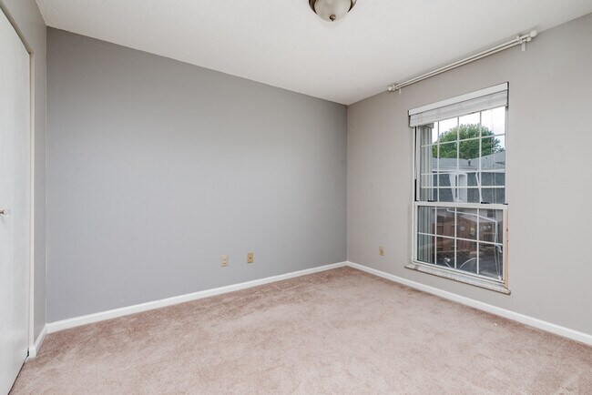Bedroom #2 (Upper Level) - 4329 Chateau de Ville Dr