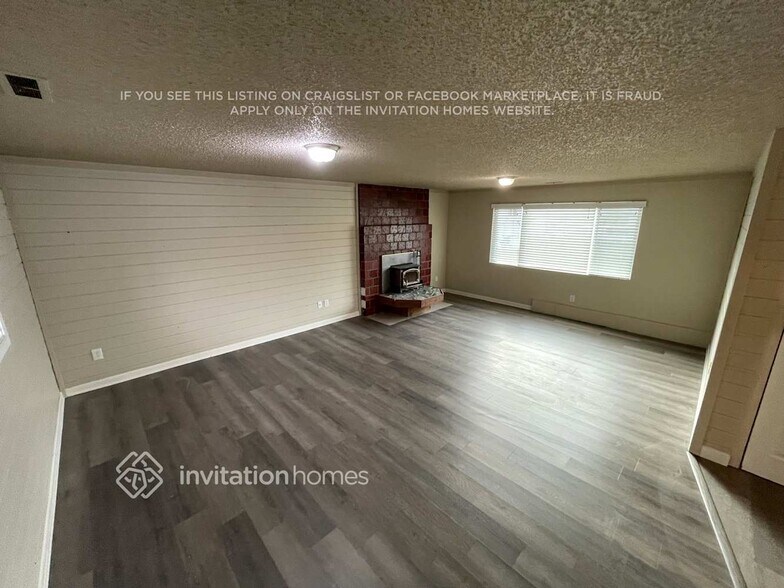 Building Photo - 6123 99th St NE