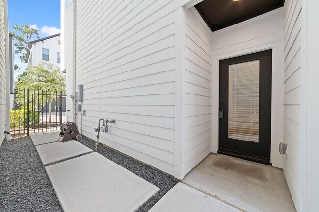 Building Photo - 3705 Creekmont Grn Ln
