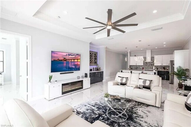 Building Photo - 656 108th Ave N