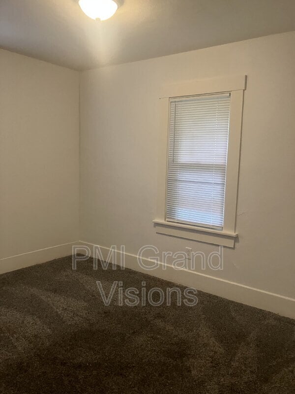 Building Photo - 1130 N Dunham St