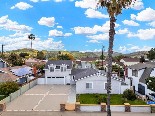 Building Photo - 471 N Seranado St