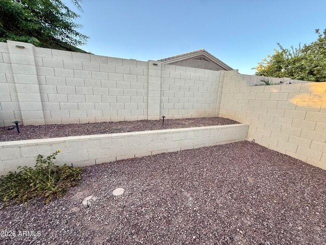 Building Photo - 15238 W Custer Ln