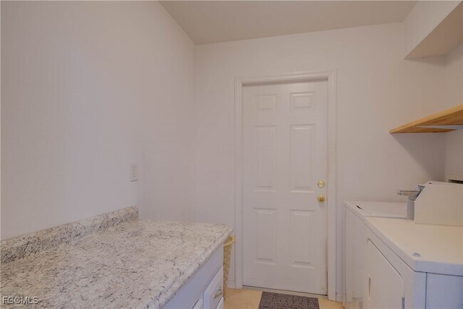 Building Photo - 1904 NE 19th Ave