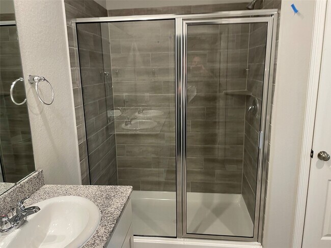 Building Photo - 827 Redinger Ridge Dr