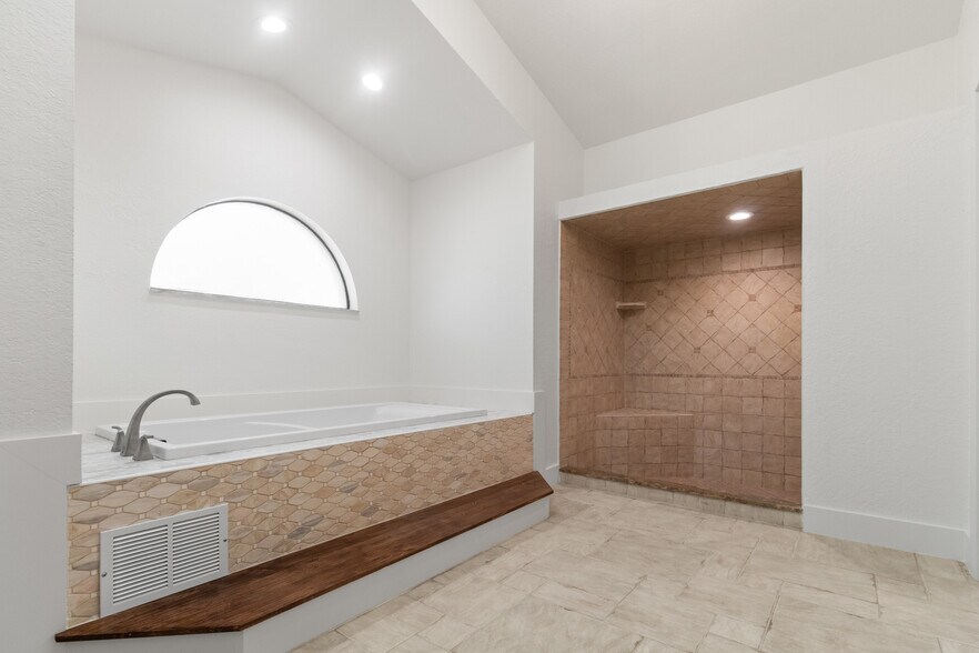 Building Photo - 11918 Quail Ridge Dr