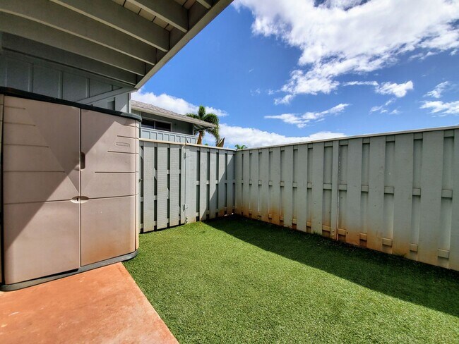 Building Photo - Rarely available! Upgraded ground floor 2b...