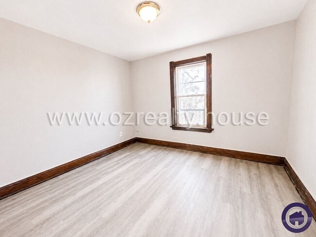 Building Photo - 1031 N Michigan St