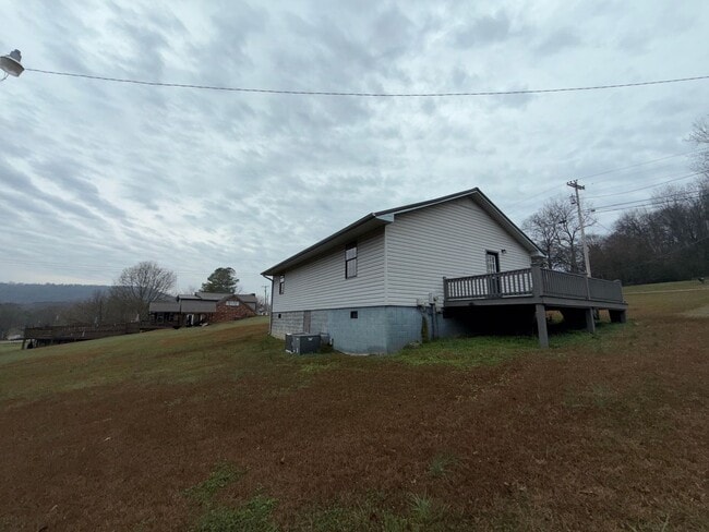 Building Photo - Adorable Updated Home for Rent in Guntersville, AL!