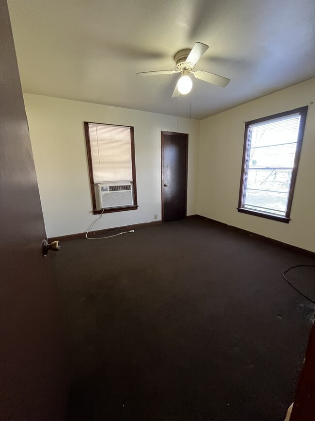 Building Photo - 1607 Glenbourne Ave