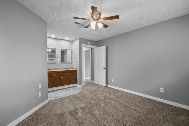 Building Photo - 8122 Swan Meadow Ln