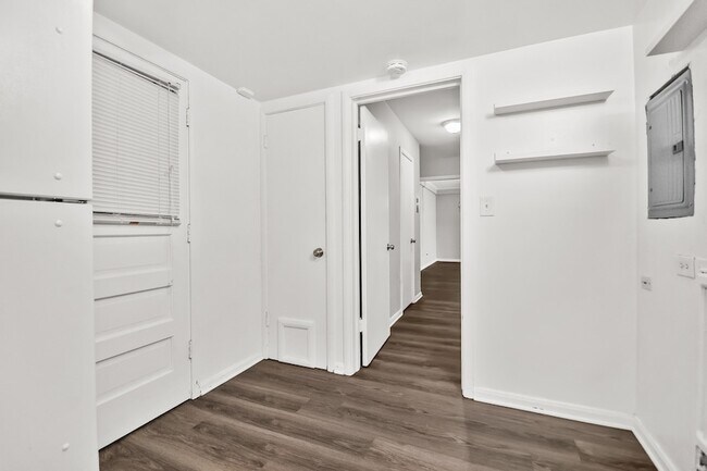 Building Photo - 2230 Central St