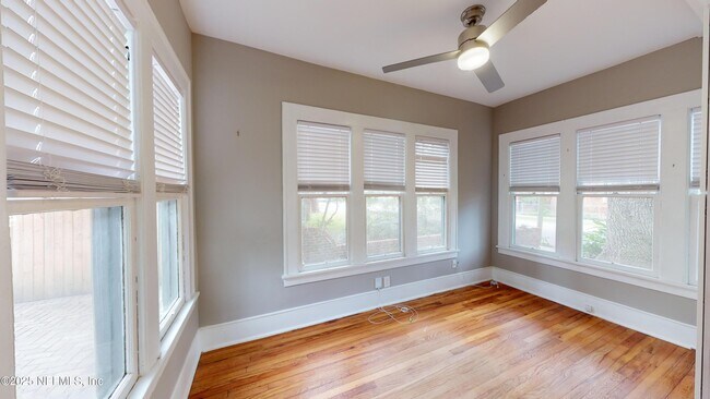 Building Photo - 3918 Herschel St