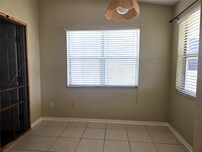 Building Photo - 739 Heathrow Ave