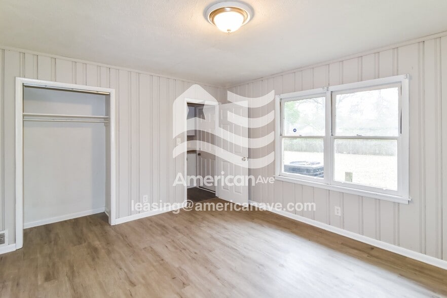 Building Photo - 616 Byrne Dr