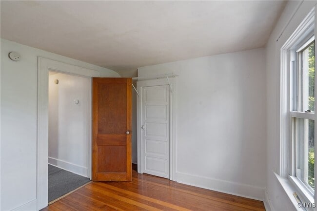 Building Photo - 518 E Brighton Ave