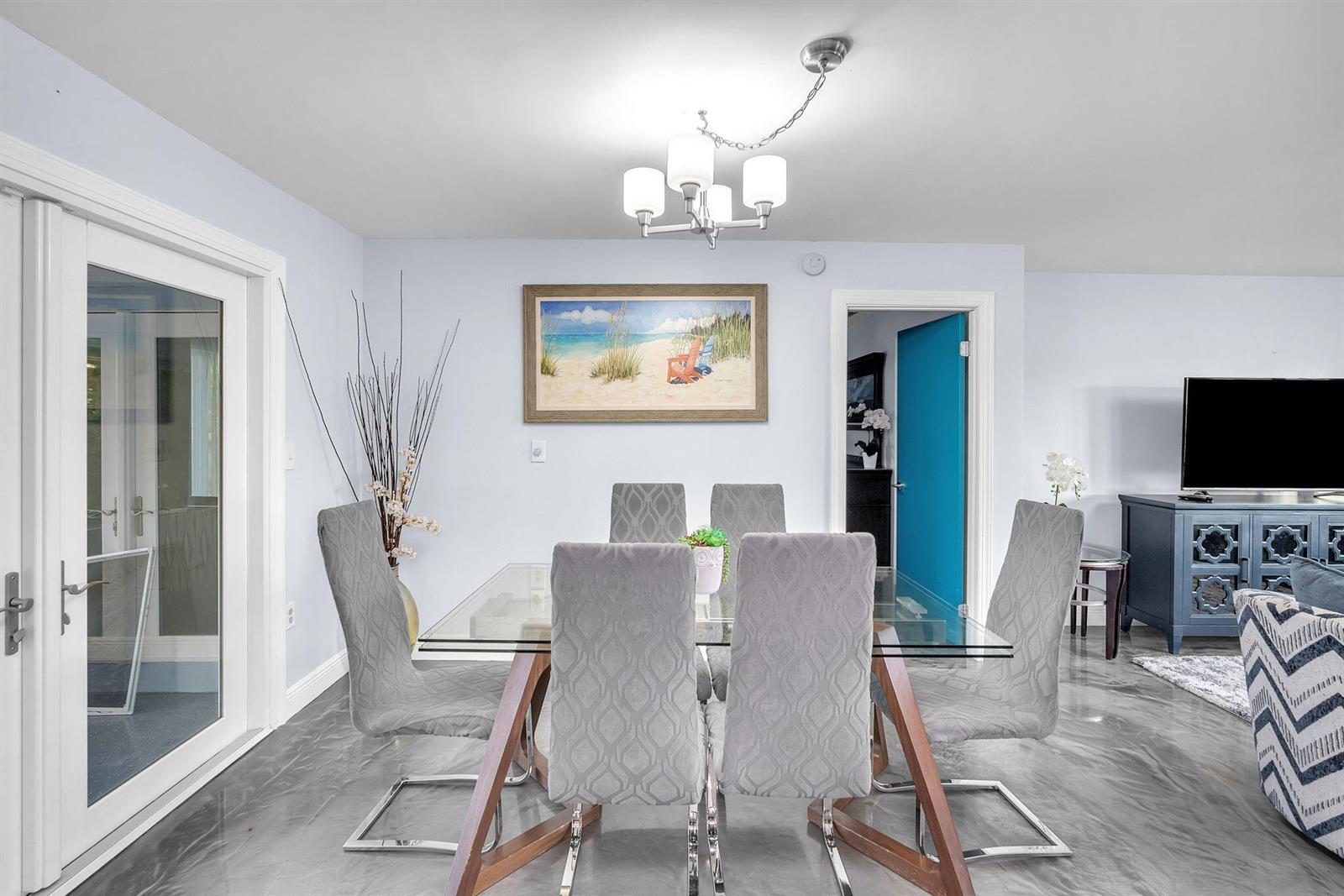 Building Photo - 4400 SW 37th Ave