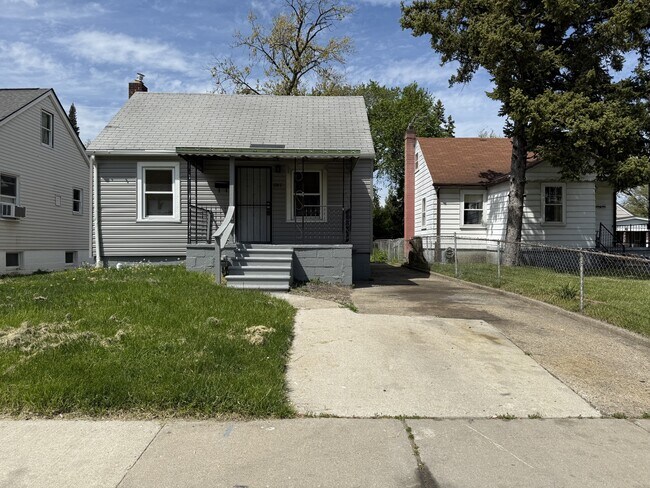 Primary Photo - 7267 Prospect Ave