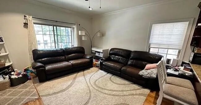 Building Photo - 49 Washburn St