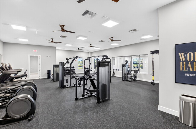 Building Photo - 5675 Queen Palm Ct