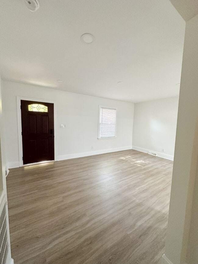 Open living area - 2429 Remount Rd