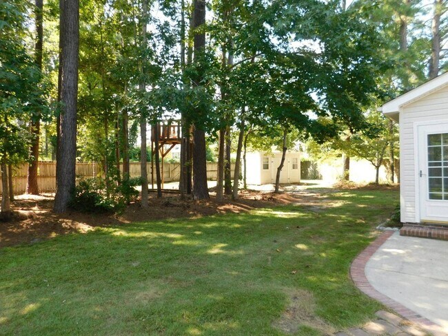 Building Photo - 711 Barney Fones Dr