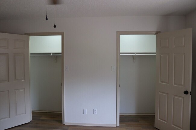 Building Photo - WaveHaus