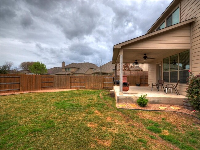 Building Photo - 1007 Boxwood Loop