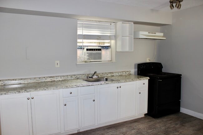 Building Photo - 6832 UNIT C